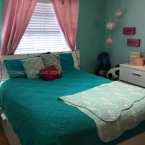 3865 W 9th Way Hialeah FL 33012