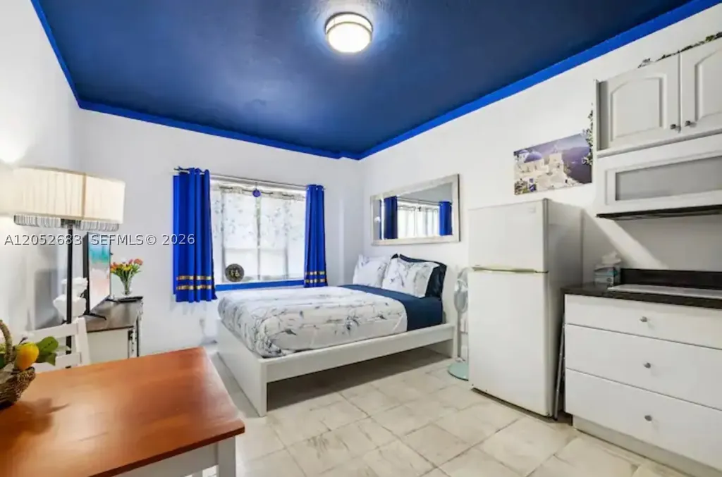 255 W 24th Street Miami Beach FL 33140