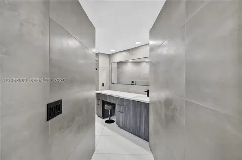 55 SE 6th Street Miami FL 33131