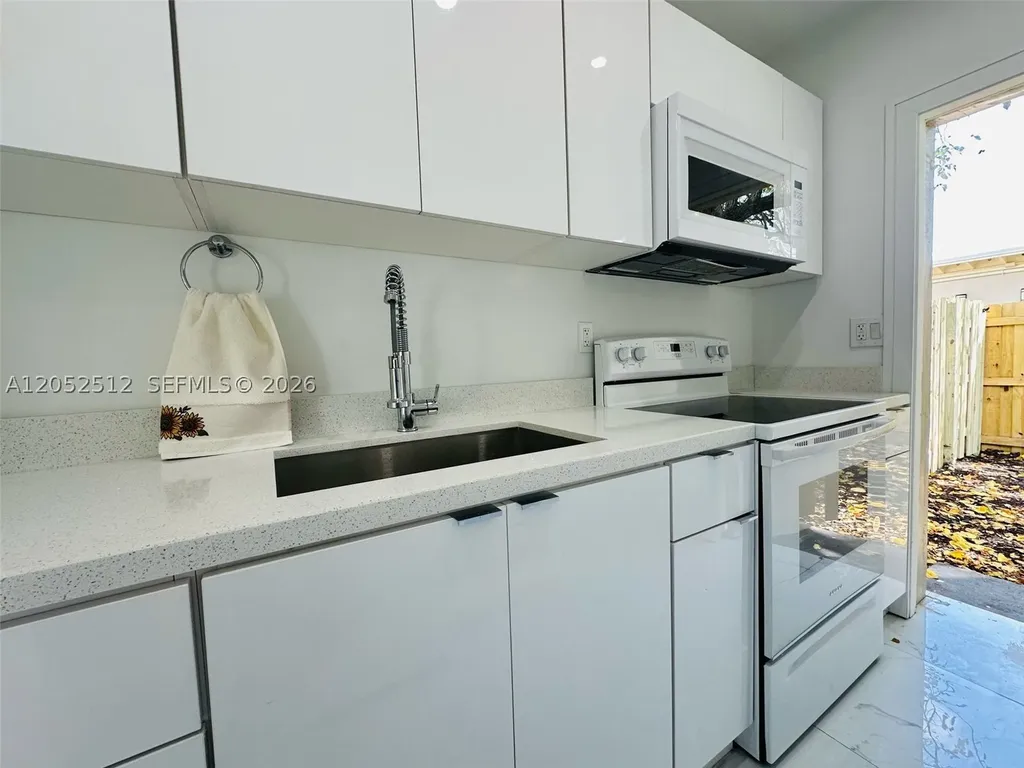 407 SE 14th Court Fort Lauderdale FL 33316