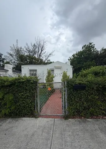 1176 NW 58th Terrace Miami FL 33127