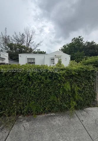 1176 NW 58th Terrace Miami FL 33127