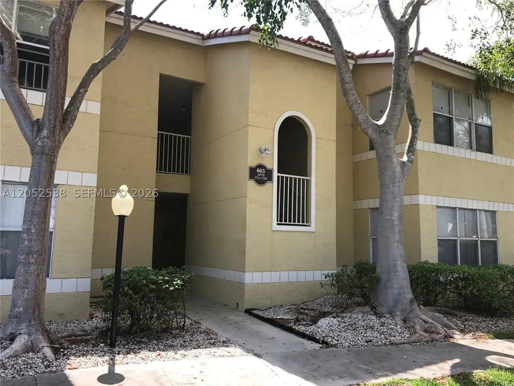 663 Vista Isles Drive Sunrise FL 33325