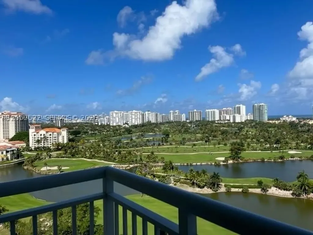 19501 W Country Club Drive Aventura FL 33180