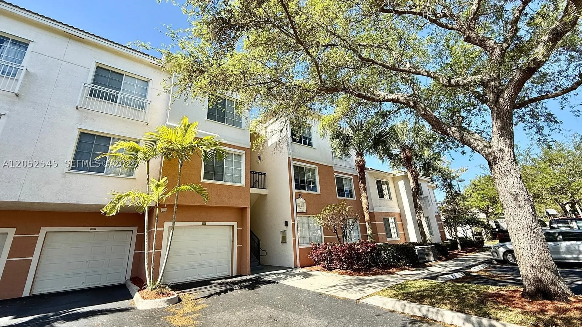 1206 E Myrtlewood Circle E Palm Beach Gardens FL 33418