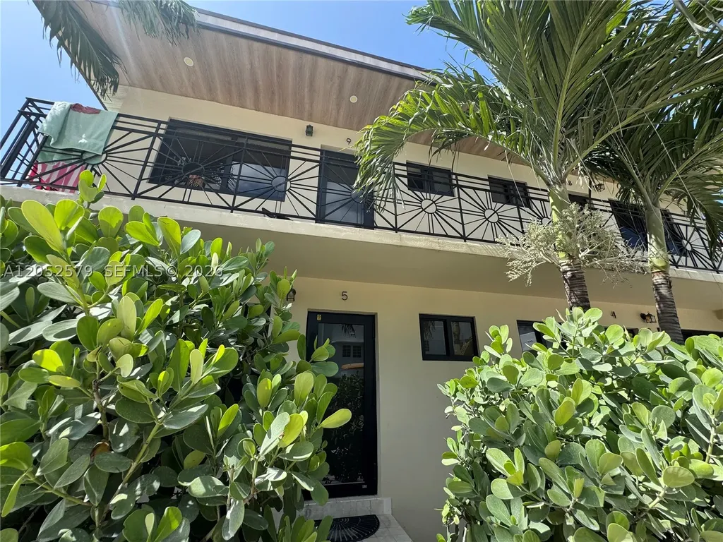 730 14th Place Miami Beach FL 33139