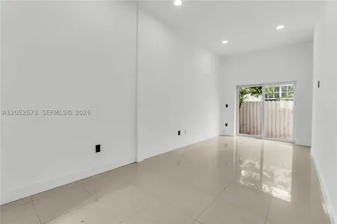 1011 SW SW 7th St Miami Fl Miami FL 33130