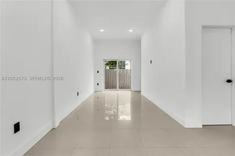 1011 SW SW 7th St Miami Fl Miami FL 33130