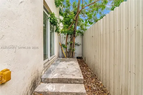 1011 SW SW 7th St Miami Fl Miami FL 33130