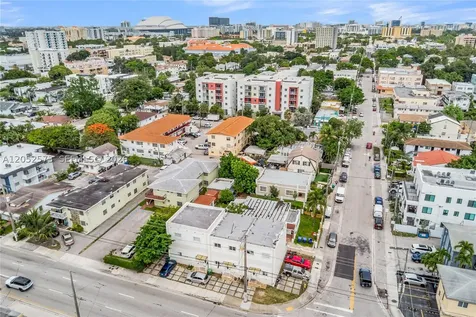 1011 SW SW 7th St Miami Fl Miami FL 33130