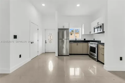 1011 SW SW 7th St Miami Fl Miami FL 33130