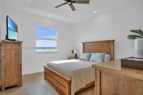 22201 SW 92nd Place Cutler Bay FL 33190
