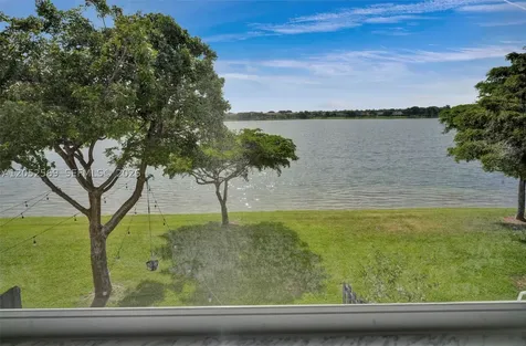 22201 SW 92nd Place Cutler Bay FL 33190