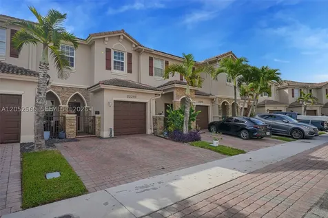 22201 SW 92nd Place Cutler Bay FL 33190