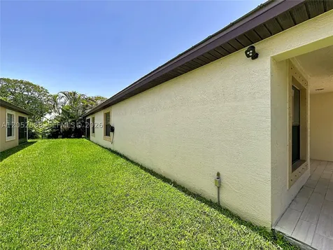 5 Flamenco Way Port St. Lucie FL 34952