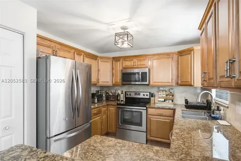 2293 NW 170th Avenue Pembroke Pines FL 33028