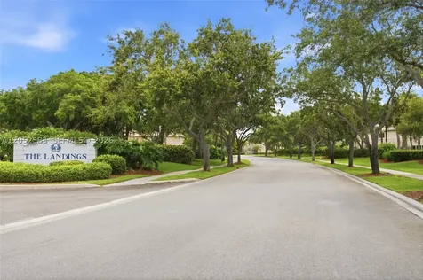 2293 NW 170th Avenue Pembroke Pines FL 33028