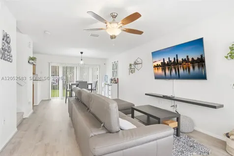 2293 NW 170th Avenue Pembroke Pines FL 33028