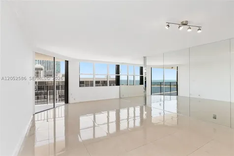 1901 Brickell Avenue Miami FL 33129