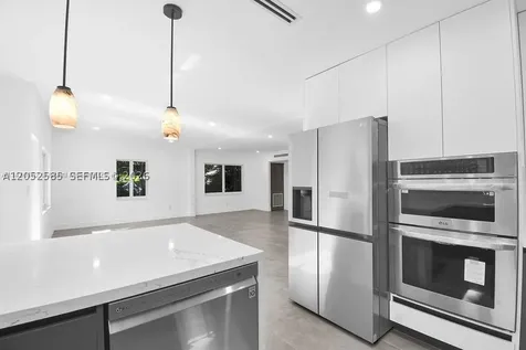 7902 SW 67th Avenue South Miami FL 33143