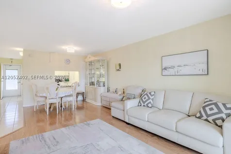 2333 Indian River Boulevard Vero Beach FL 32960
