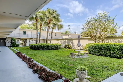 2333 Indian River Boulevard Vero Beach FL 32960