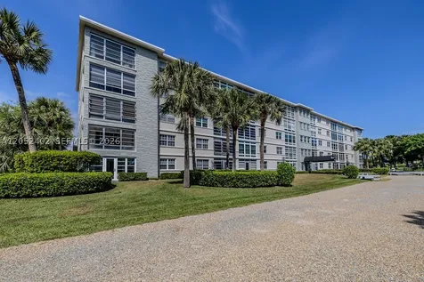 2333 Indian River Boulevard Vero Beach FL 32960