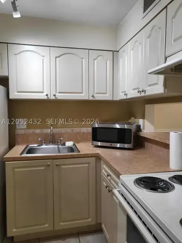9477 SW 76th Street Miami FL 33173