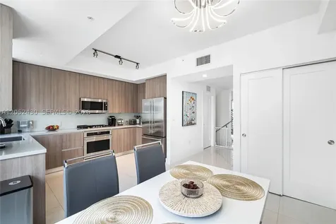 31 N Shore Drive Miami Beach FL 33141