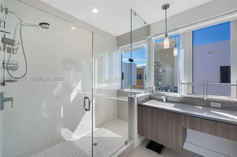 31 N Shore Drive Miami Beach FL 33141