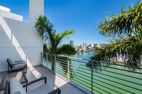 31 N Shore Drive Miami Beach FL 33141
