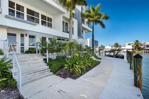 31 N Shore Drive Miami Beach FL 33141