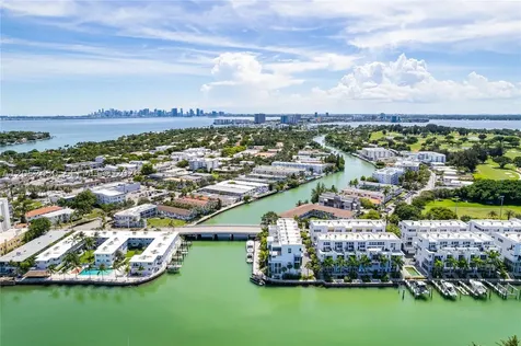 31 N Shore Drive Miami Beach FL 33141