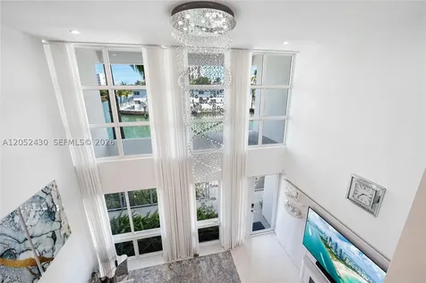 31 N Shore Drive Miami Beach FL 33141