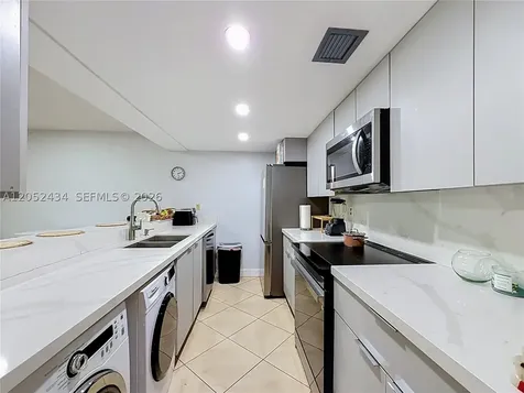1110 W Fairway Road Pembroke Pines FL 33026