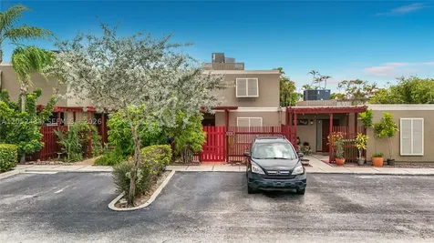 1110 W Fairway Road Pembroke Pines FL 33026