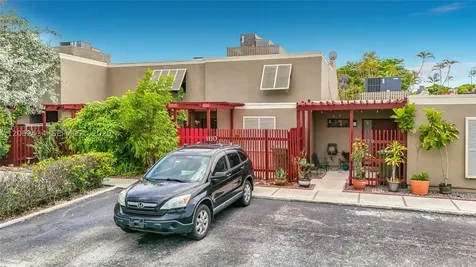1110 W Fairway Road Pembroke Pines FL 33026
