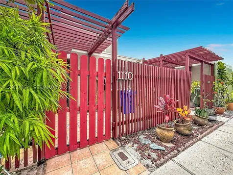 1110 W Fairway Road Pembroke Pines FL 33026