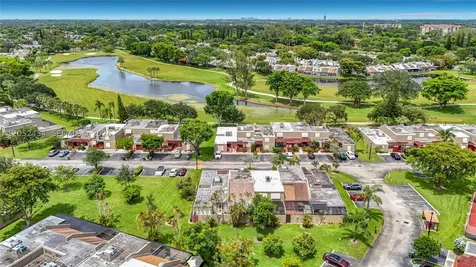 1110 W Fairway Road Pembroke Pines FL 33026