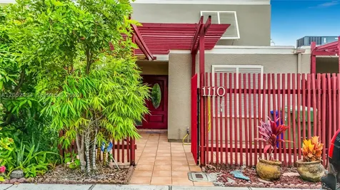 1110 W Fairway Road Pembroke Pines FL 33026