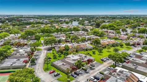 1110 W Fairway Road Pembroke Pines FL 33026
