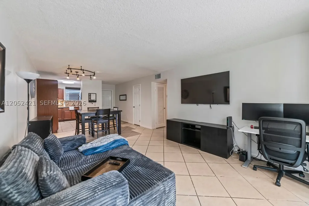 1400 Tallwood Avenue Hollywood FL 33021