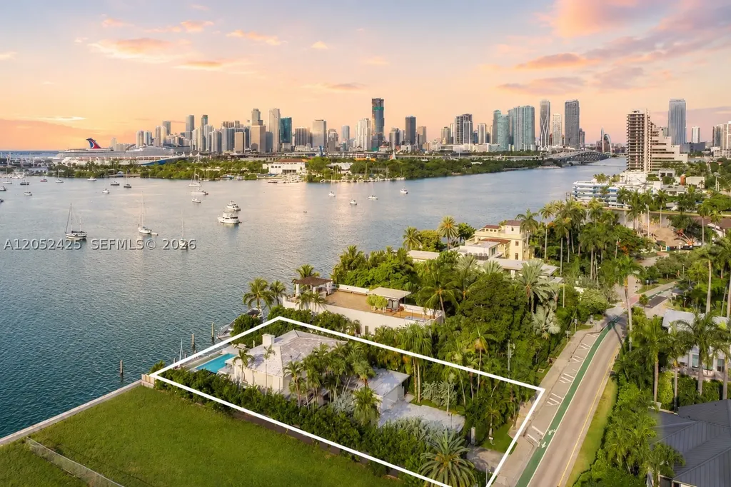 1300 S Venetian Way Miami FL 33139