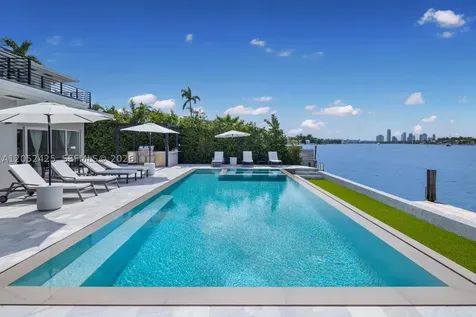 1300 S Venetian Way Miami FL 33139