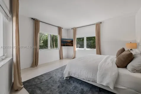 1300 S Venetian Way Miami FL 33139
