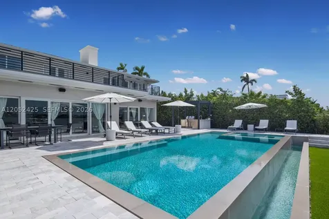 1300 S Venetian Way Miami FL 33139