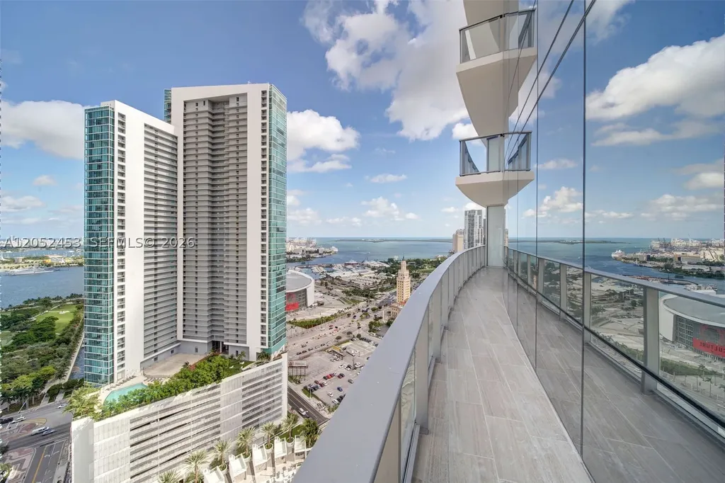 851 NE 1st Avenue Miami FL 33132