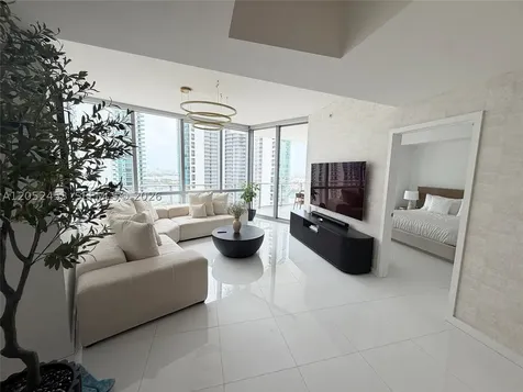 851 NE 1st Avenue Miami FL 33132
