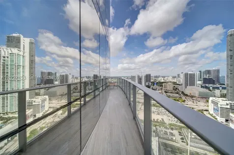 851 NE 1st Avenue Miami FL 33132