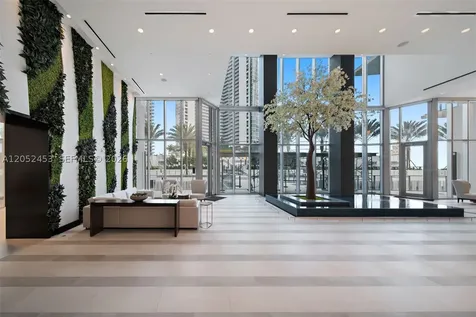 851 NE 1st Avenue Miami FL 33132